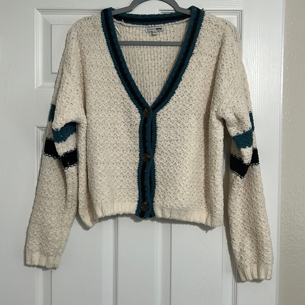 NWOT FashionNova Women’s Black/Blue Striped White Cardigan Size Large SUPER SOFT